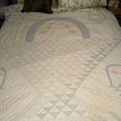Vintage hand Sewn pink white blue basket cutter quilt 60x70 - Image 1 of 4