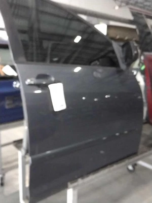 Used Front Right Door Assembly Front fits: 2006 Toyota Sienna electric windows R - Image 1 of 4