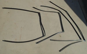01-05 LEXUS IS300 PUERTA VENTANA CANAL INTEMPERIE GOMA SELLO CONJUNTO OEM - Imagen 1 de 4