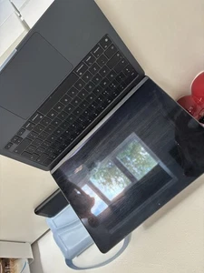 Apple Macbook M3 13 Inch Screen 2024 - Afbeelding 1 van 5