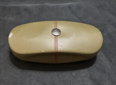 Gafas de sol Morgenthal Frederics estuche semi rígido forro de cuero sintético verde oliva Foto 1 de 4