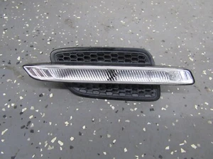 2008-2009 Pontiac G8 OEM LH Driver Side Fender turn signal Light 1C2 - Picture 1 of 4