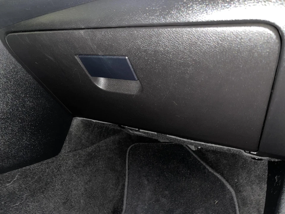 11 CHRYSLER 200 Glove Box BLACK CLX9 1SQ83DX9AA - Imagem 1 de 1