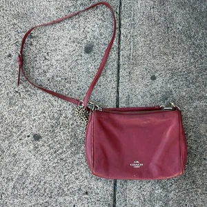 Coach Carrie Crossbody Handtasche Rot Kiesel Leder Damen - Bild 1 von 8