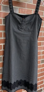 Vestido De Colección Cynthia Steffe Y2K Caprimido Escote Corazón Gris Encaje Ribete M - Imagen 1 de 9