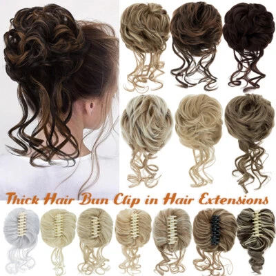 Clip de garra Updo de moño desordenado en extensiones de pieza de cabello moño rizado natural Foto 1 de 4