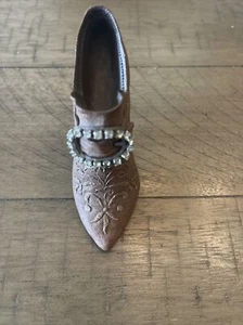 JUST THE RIGHT SHOE RAINE COLLECTION ~ TEETERING COURT ~ 25014 FIGURINE BROWN - Picture 1 of 3