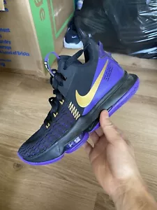 Size 7 - Nike LeBron Witness 5 Fierce Purple Metallic Gold 2020 - Picture 1 of 2