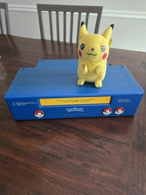 POKEMON PIKACHU VHS VCR y Pikachu Control Remoto Extremadamente Raro Foto 1 de 4