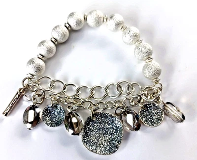 Logotipo KC y pulsera firmada Kenneth Cole NY tono plata cuentas elásticas y cadena Foto 1 de 3