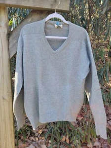 Thane 100% 2 Ply Cashmere V Neck Sweater Size L Scotland NICE!! - Picture 1 of 7