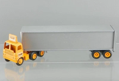 Vintage 1980's Winross Diecast 1/64 Yellow Freight Orange Semi Tractor Trailer - Image 1 of 4