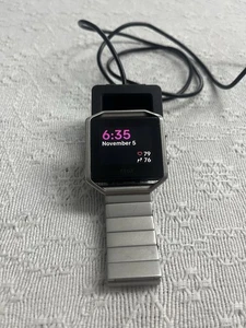 Fitbit Blaze With Stainless Steel Band & USB Charger - Picture 1 of 10