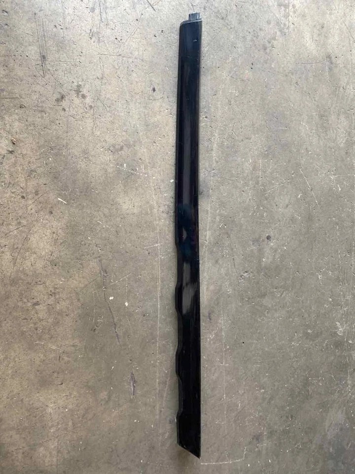 Saturn Vue 2006 faldón lateral del pasajero trasero panel basculante moldura pasajero derecho derecho Foto 1 de 4