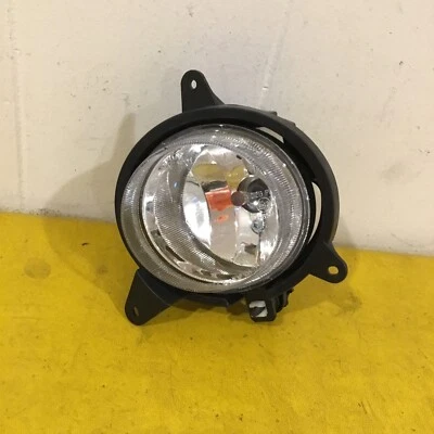 Faro antiniebla izquierdo del lado del conductor Kia Sorento 2003-2006 con soporte 92201-3E011 OEM Foto 1 de 4