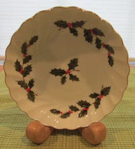1985 LEFTON CHRISTMAS DISH HOLIDAY CANDY NUT PLATE HOLLYBERRY LEAF #05237 EUC! - Picture 1 of 4