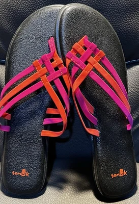 Sandalia Chanclas Sanuk Yoga Criss Cross #1016005 Rosa Caliente y Naranja Caliente Talla con 11 Foto 1 de 3