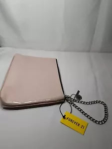 + Forever 21 Women blush pink Wristlet One Size silver chain NWT So cute! - Picture 1 of 6