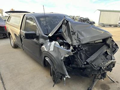 Conjunto de parachoques trasero usado se adapta a: camioneta Ford F150 2021 sin doble escape con tr Foto 1 de 4