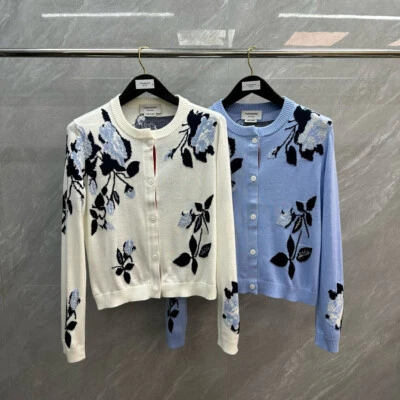 Cárdigan para mujer Thom Browne tejido de lana jacquard manga larga cuello redondo Foto 1 de 4