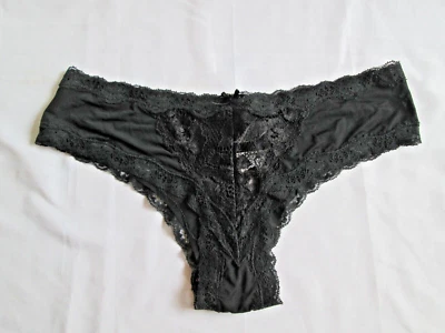 BIKINI NEGRO TIRO BAJO DESCARADO MALLA/ENCAJE FREDERICK’S OF HOLLYWOOD MEDIANO NUEVO Foto 1 de 4