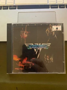 Van Halen *self titled *CD *VG+/NM *Warner Bros *3075-2 *BMG D114620 club *(#11) - Bild 1 von 6