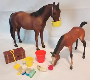 Grooming and Feeding Kit used for Breyer Horses Traditional Series - Picture 1 of 4