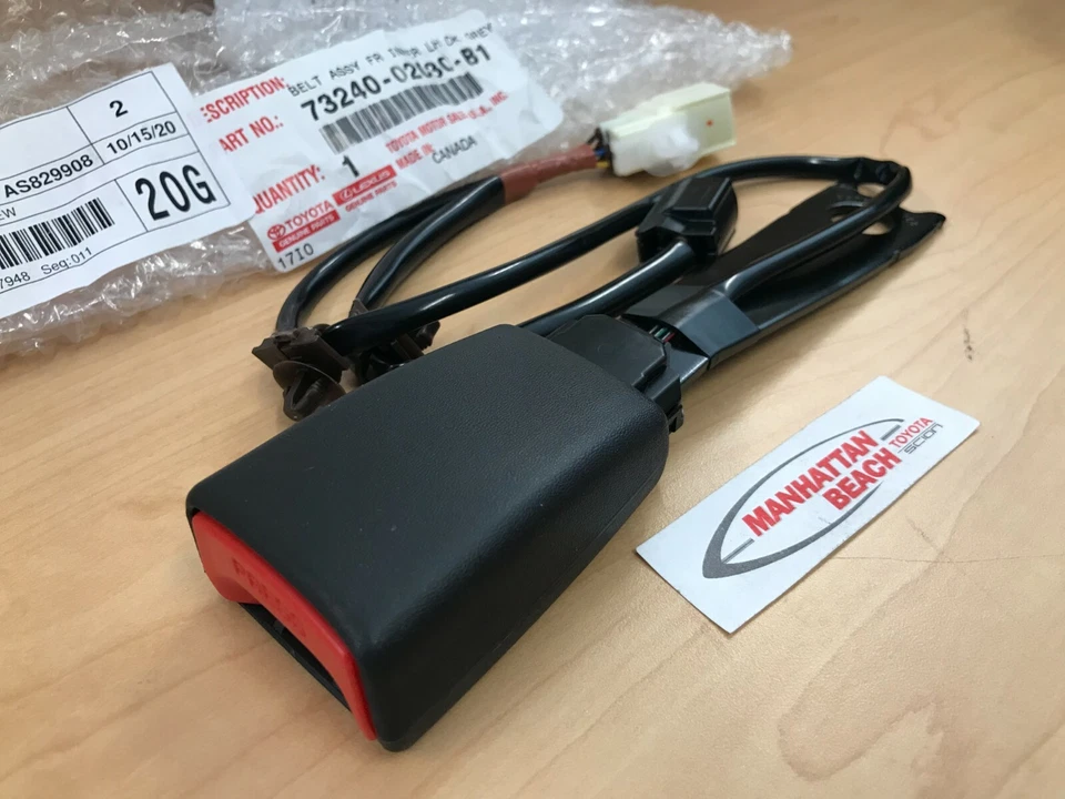 TOYOTA OEM 2003 Corolla Front Seat Belts-buckle Left 7324002030B1