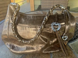 Brighton * schöne Metallic Bronze mit Charms Schultertasche Handtasche - Bild 1 von 15