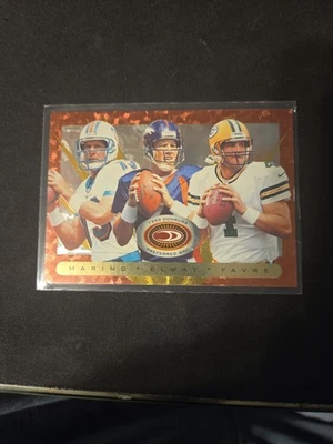  Donruss QBC - Brett Favre, Dan Marino, John Elway #45 Preferred Power/500 Foto 1 de 2