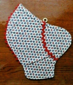 Vintage Decorative Bonnet Shape Potholder - Picture 1 of 2