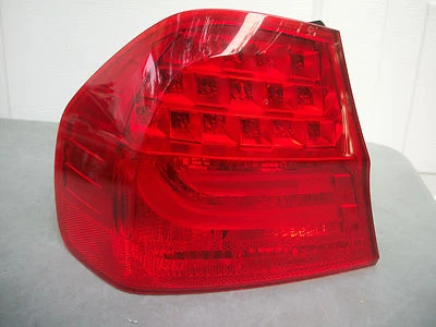 BMW SERIE 3 SEDÁN 323I 328I 328I XDRIVE 335I 335I XD M3 09 10 LUZ TRASERA OEM Foto 1 de 3