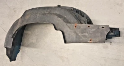 Guardabarros interior delantero izquierdo Pontiac Grand Prix 1981-87 LOC-1009 Foto 1 de 4