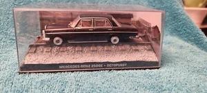 James BOND CAR COLLECTION 023 MERCEDES BENZ 250SE Octopussy lote d - Imagen 1 de 4