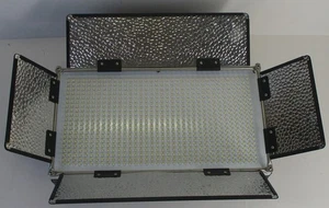 Bescor Dimmable LED Studio Light - Picture 1 of 3