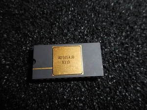 ANALOG DEVICES AD565AJD 12BIT, 4MSPS, DIP-24 CONVERTER  - Picture 1 of 2