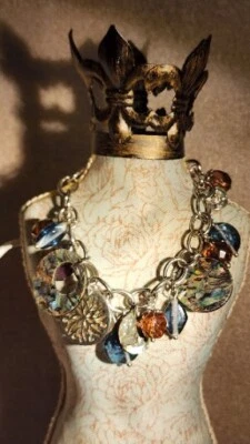 Preciosa pulsera en tono abulón, azul y plata de Lia Sophia Foto 1 de 4