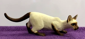 Estatuilla realista de gato siamés rastreador gatito de caza. 20 cm de largo. ¡Nuevo! - Imagen 1 de 8