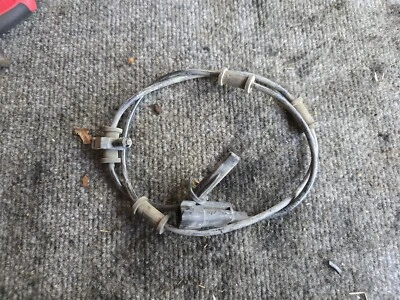 2010-2016 Cadillac SRX Rear Left or Right Wheel ABS Speed Sensor Line 15921850 - Image 1 of 4