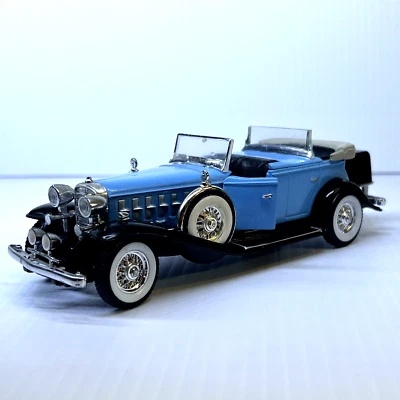 Mint 1/32 Scale Diecast - 33 1932 Cadillac V-16 Sport Phaeton RARE BLUE - Image 1 of 4