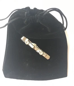 Corbata deslizante para autos de carreras de peltre inglés + bolsa (N414) - Imagen 1 de 3