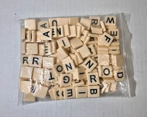 144 Buchstabenplättchen für Rechtschreibpädagogik - kein Original Scrabble - Bild 1 von 1