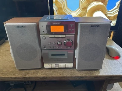 Sony CMT-EP303 Micro HiFi System W/ Remote AM/FM CD *Cassette - Image 1 of 4