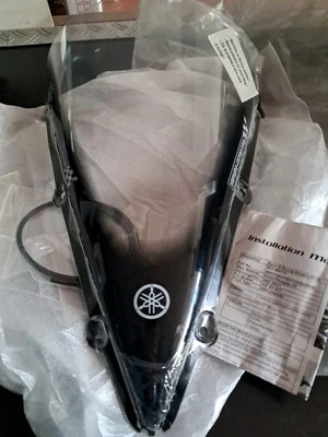 PLEXIGLASS YAMAHA R1 DAL 2004 AL 2006 TRASPARENTE SPORT CON LOGO NUOVO ORIGINALE - Immagine 1 di 4