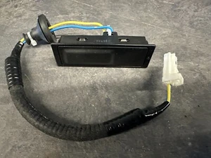 NUEVO INTERRUPTOR DE LIBERACIÓN DE PUERTA TRASERA/PUERTA LEVADIZA NISSAN FABRICANTE DE EQUIPOS ORIGINALES - PATHFINDER - Imagen 1 de 4