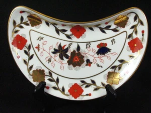 Royal Crown Derby Asian Rose 8687 Crescent Salad Plate 8 7/8" - Picture 1 of 2