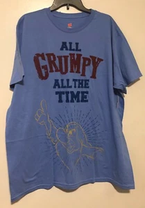 NWT Disney Parks Men's Seven Dwarfs All Grumpy All The Time Blue T-shirt 2XL - Bild 1 von 2
