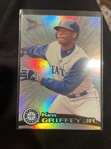 1999 Pacific SILVER Prism #133 Ken Griffey Jr HOF HOLOFOIL RARE BASE CARD
