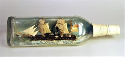 Britannia 1840 PS construida en una botella - barco único, arte popular, caprichoso en botella Foto 1 de 4