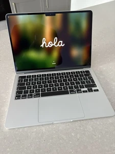 2025 Apple MacBook Air Laptop 13,6" M4 Procesor 16 GB RAM 256GB SSD Srebrny - Zdjęcie 1 z 10